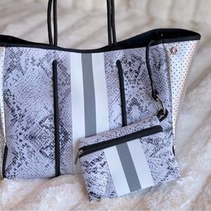 💥 BOGO 💥 NEW Convertible Neoprene Tote Bag Gray Snake print / silver accents